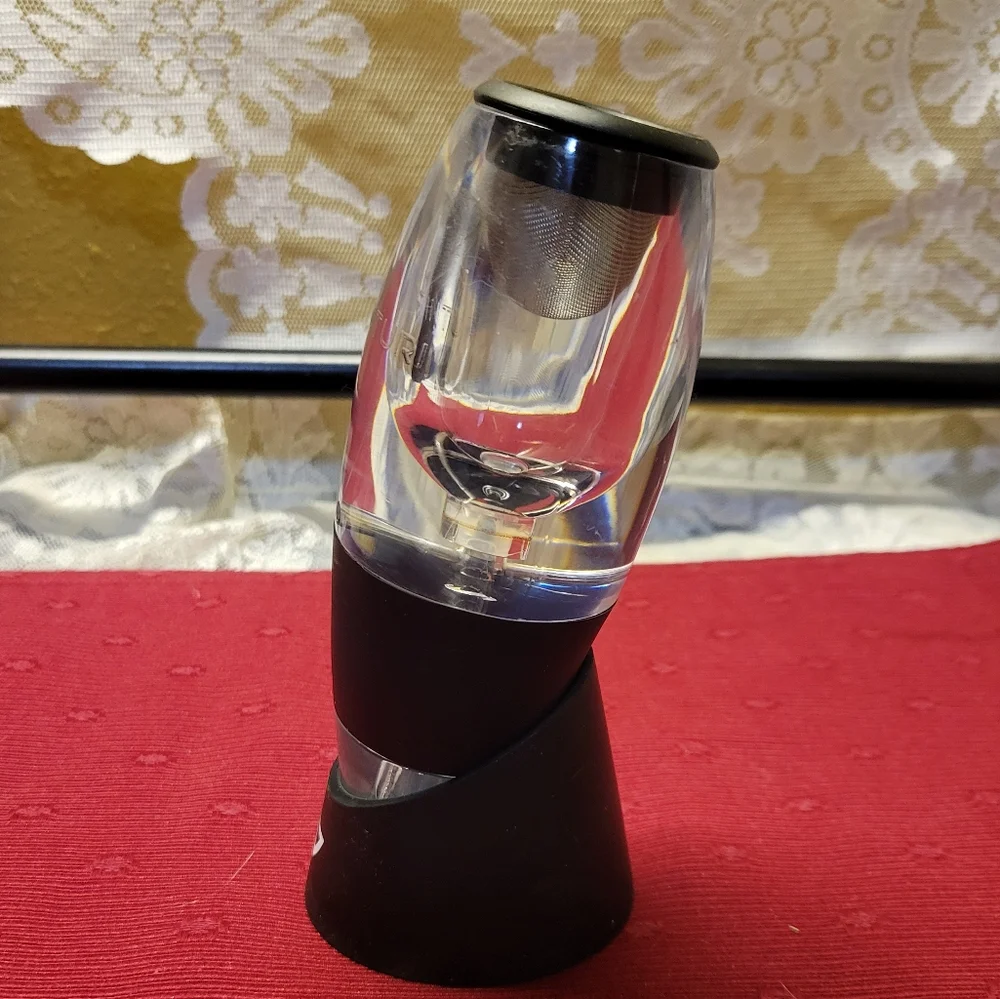 Vinturi Bar Essential Red Wine Clear Aerator Filter & No Drip Base/Stand Black